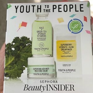 Brand new in box Youth to the People Superfood Skincare Set